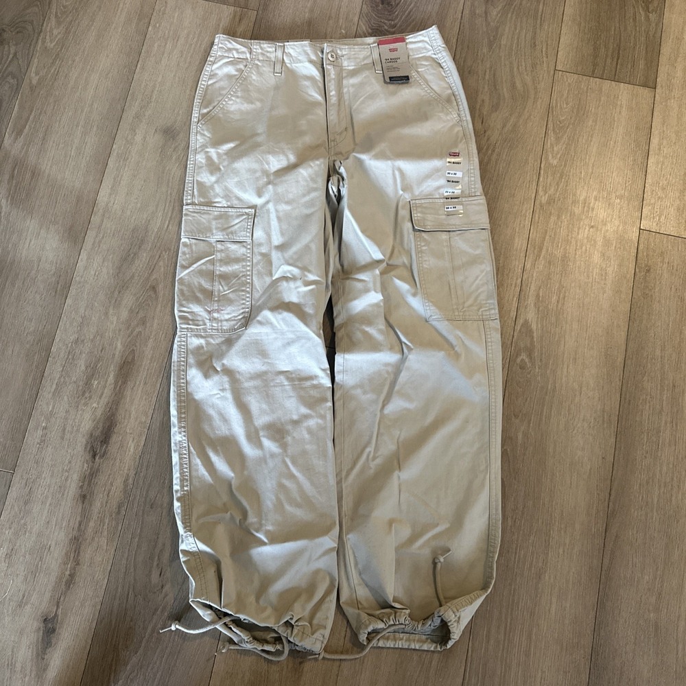 Levi's Baggy Cargo Pants Women's Size 30x32 Beige Loose Fit Adjustable Hem NWT